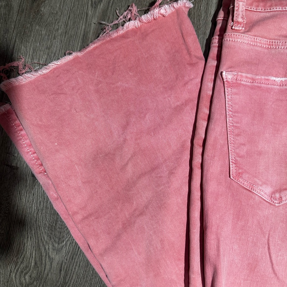 Women's Pink Wide-Leg Flare Jeans with Frayed Hem - Picture 6 of 16